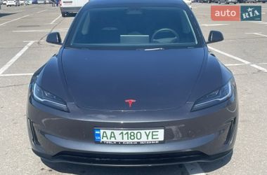 Седан Tesla Model 3 2024 в Киеве