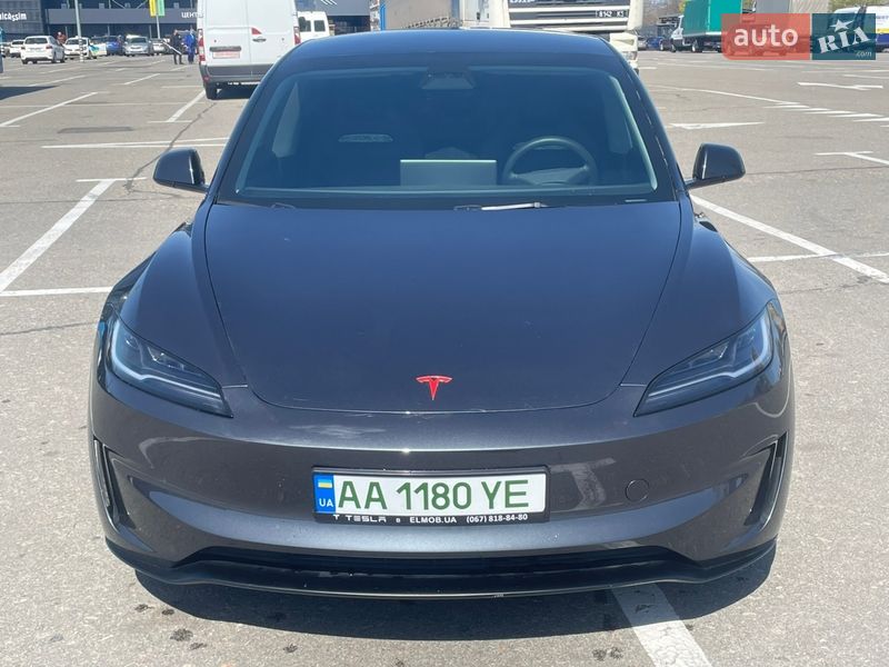 Седан Tesla Model 3 2024 в Киеве