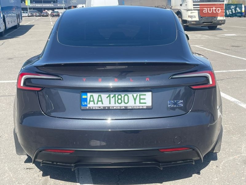 Седан Tesla Model 3 2024 в Киеве