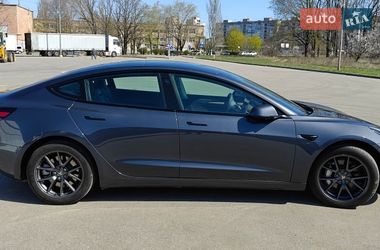 Седан Tesla Model 3 2023 в Кропивницком