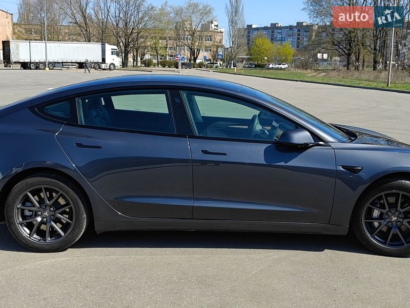 Седан Tesla Model 3 2023 в Кропивницком