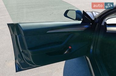 Седан Tesla Model 3 2023 в Кропивницком