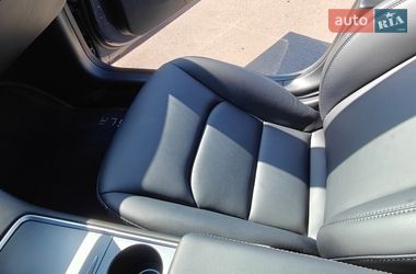 Седан Tesla Model 3 2023 в Кропивницком