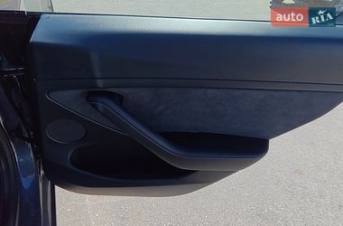 Седан Tesla Model 3 2023 в Кропивницком
