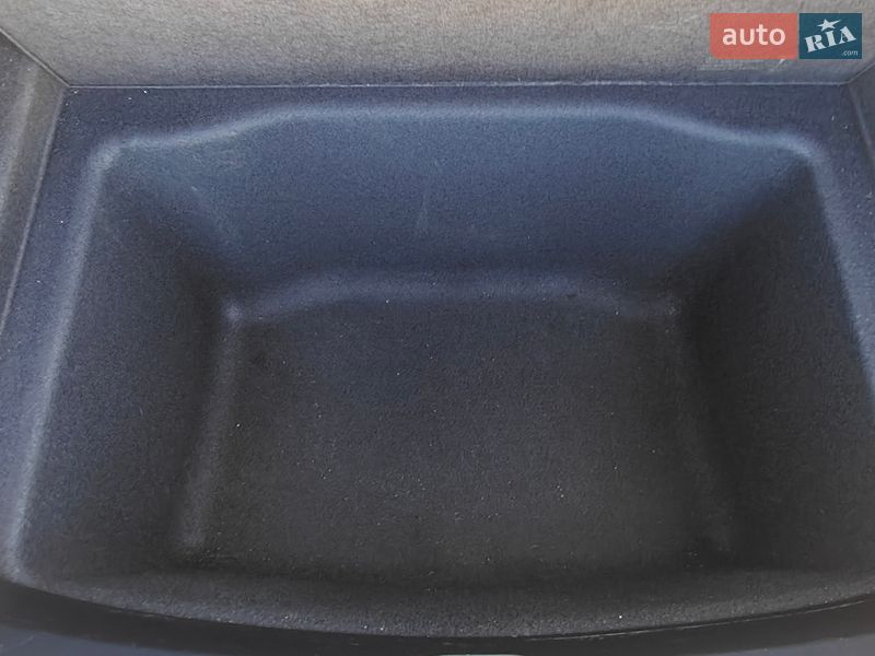 Седан Tesla Model 3 2023 в Кропивницком