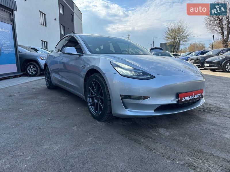 Седан Tesla Model 3 2018 в Виннице