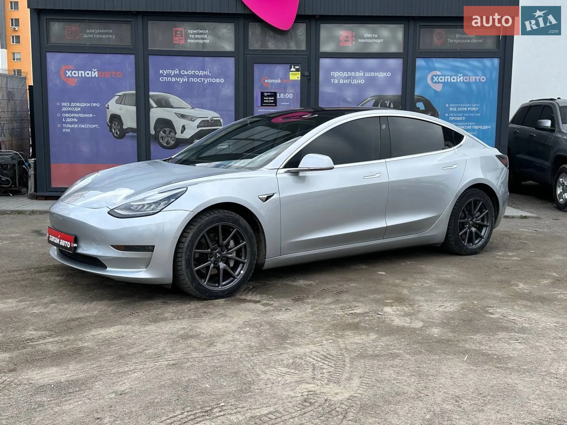 2018 Tesla Model 3 - фото 1