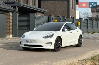 Седан Tesla Model 3 2021 в Киеве