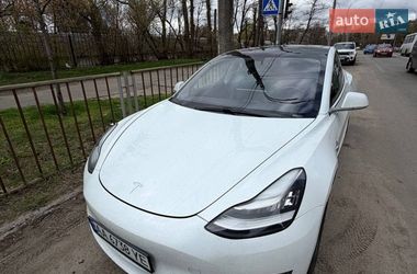 Седан Tesla Model 3 2020 в Киеве