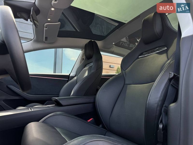 Седан Tesla Model 3 2024 в Рівному
