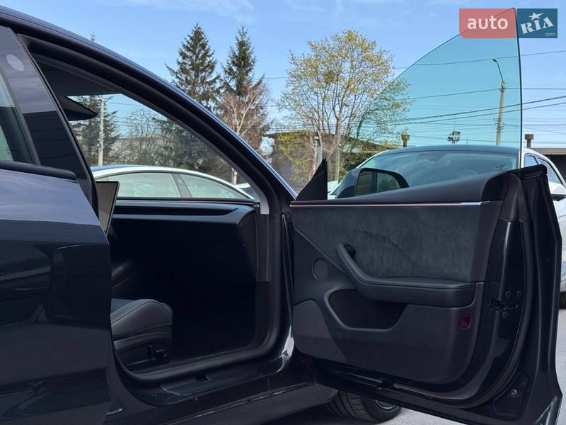 Седан Tesla Model 3 2024 в Рівному