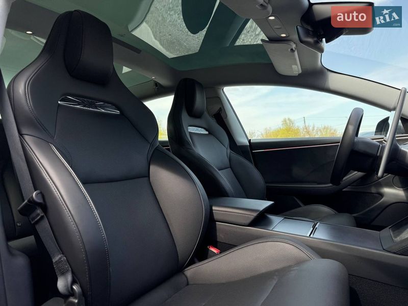 Седан Tesla Model 3 2024 в Рівному