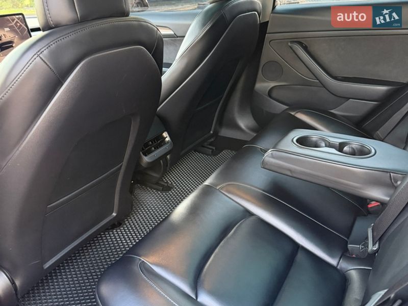 Седан Tesla Model 3 2022 в Харкові