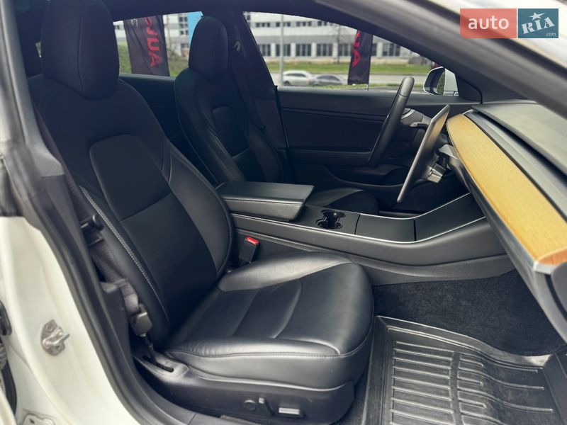 Седан Tesla Model 3 2020 в Харкові