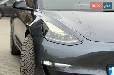 Седан Tesla Model 3 2022 в Дніпрі