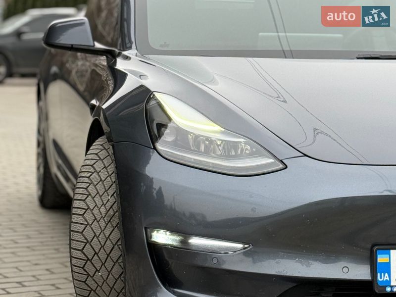 Седан Tesla Model 3 2022 в Дніпрі
