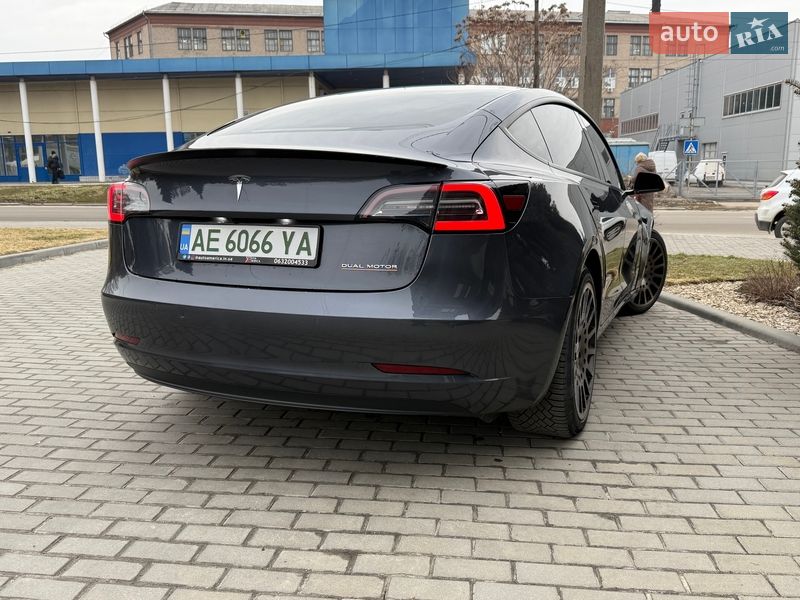 Седан Tesla Model 3 2022 в Дніпрі