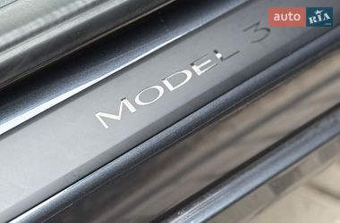 Седан Tesla Model 3 2022 в Дніпрі