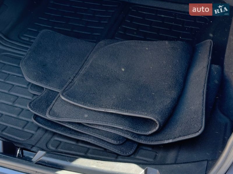 Седан Tesla Model 3 2019 в Виннице