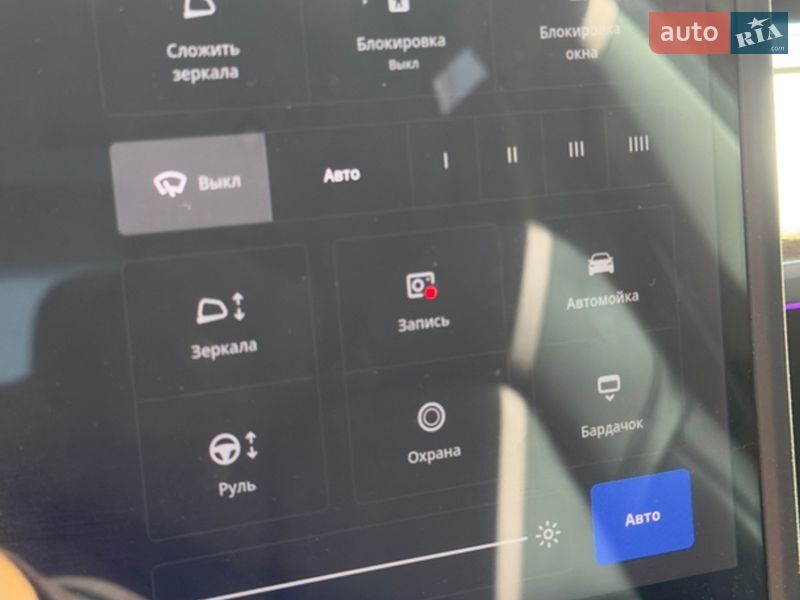 Седан Tesla Model 3 2019 в Виннице