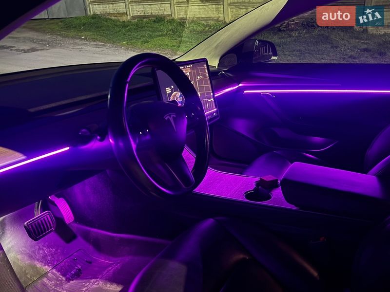 Седан Tesla Model 3 2019 в Виннице
