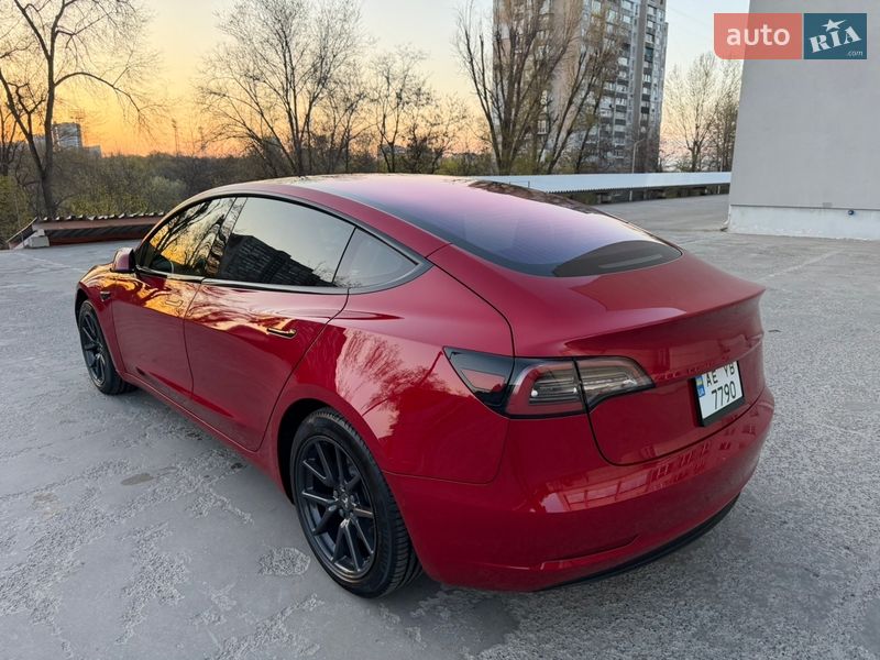 Седан Tesla Model 3 2018 в Днепре