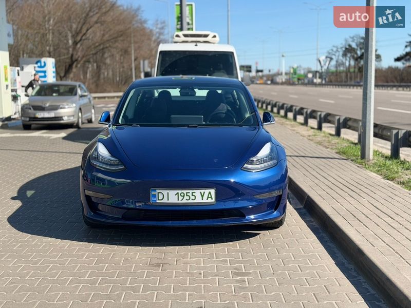 Седан Tesla Model 3 2019 в Києві