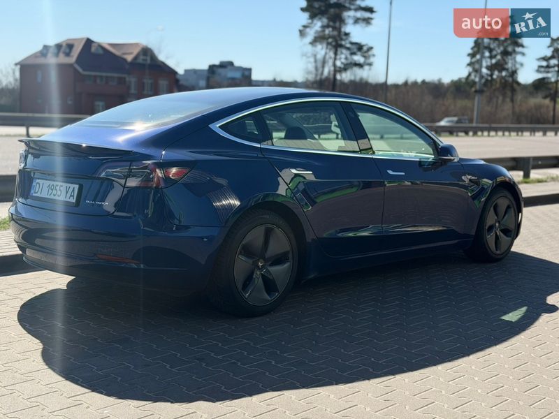 Седан Tesla Model 3 2019 в Києві