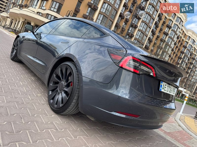 Седан Tesla Model 3 2022 в Києві