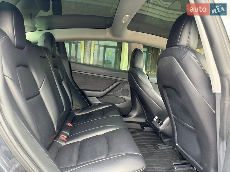 Седан Tesla Model 3 2022 в Києві