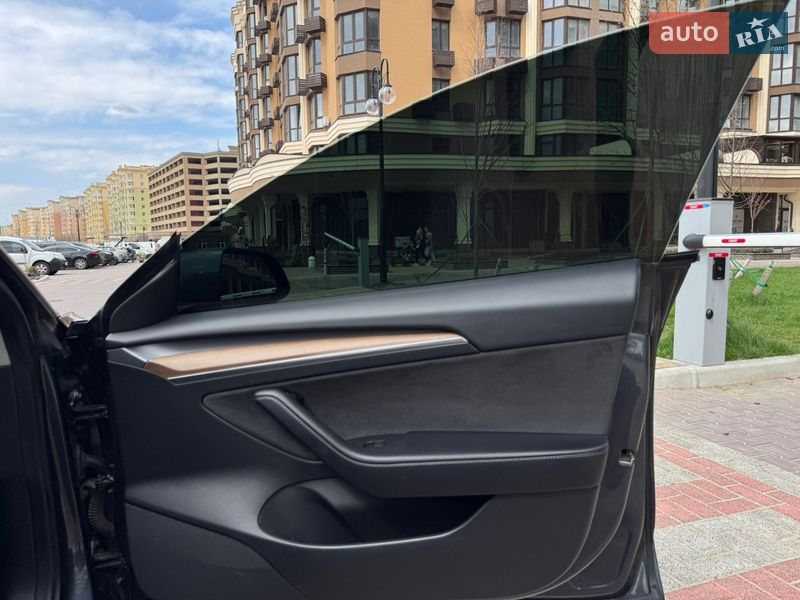 Седан Tesla Model 3 2022 в Києві