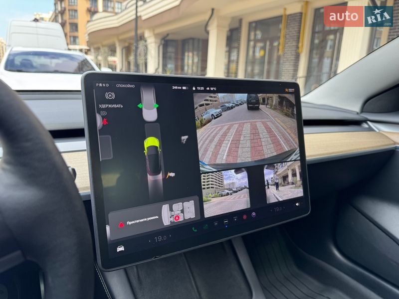 Седан Tesla Model 3 2022 в Києві