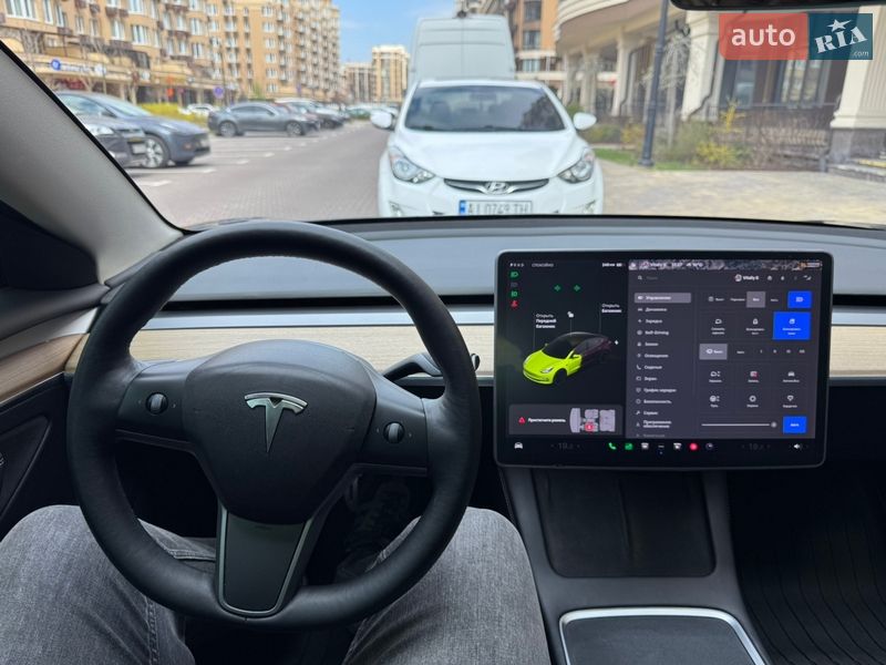 Седан Tesla Model 3 2022 в Києві