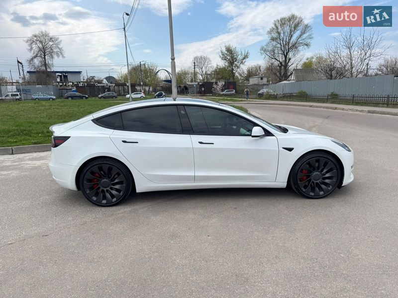 Седан Tesla Model 3 2022 в Києві
