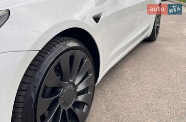 Седан Tesla Model 3 2022 в Києві