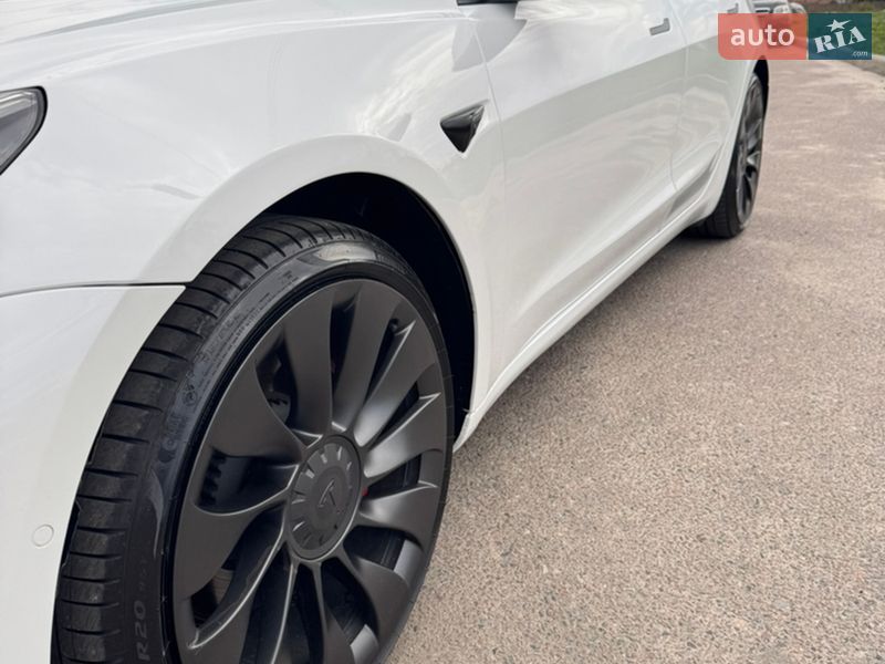 Седан Tesla Model 3 2022 в Києві