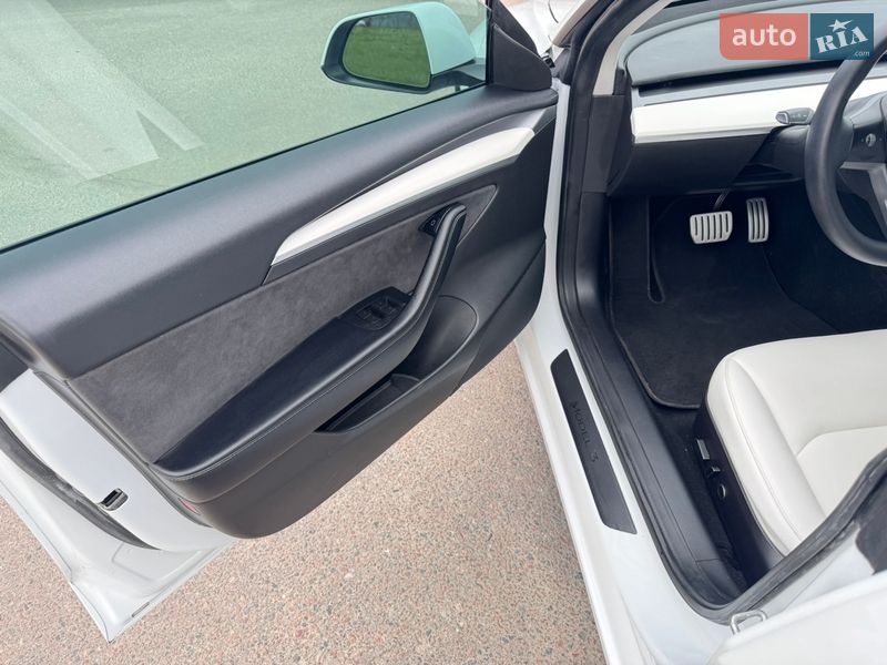 Седан Tesla Model 3 2022 в Києві