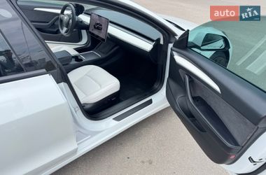Седан Tesla Model 3 2022 в Києві