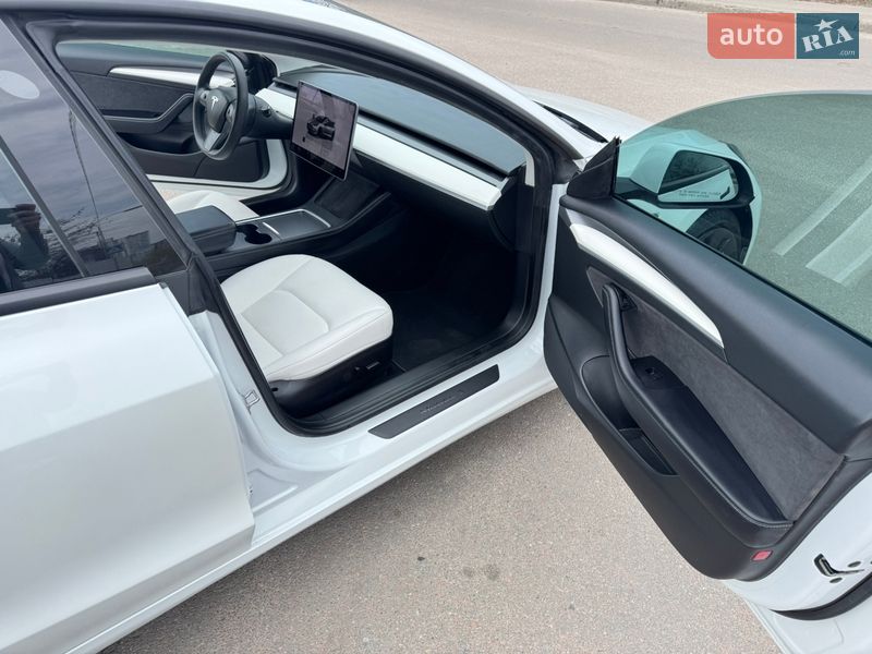 Седан Tesla Model 3 2022 в Києві