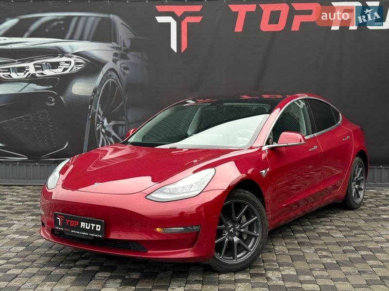 Седан Tesla Model 3 2018 в Львові