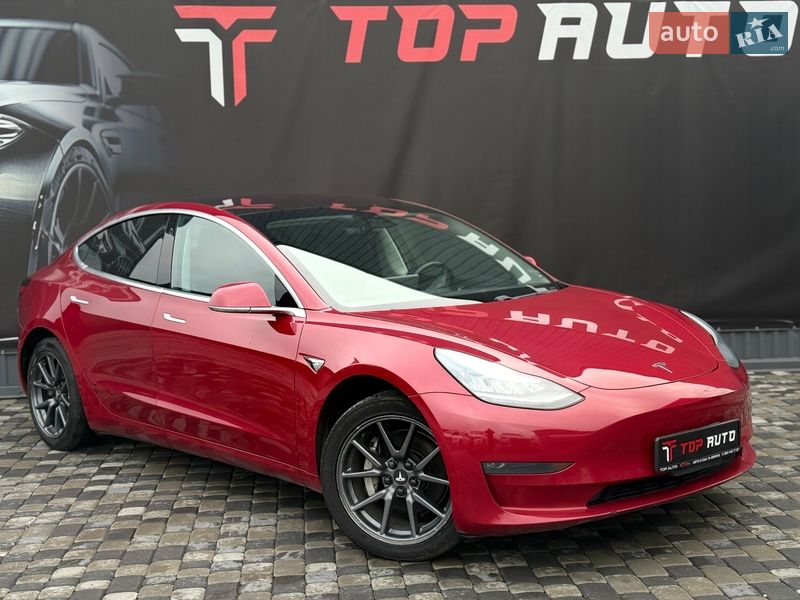 Седан Tesla Model 3 2018 в Львові