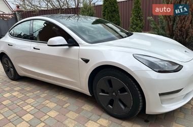 Седан Tesla Model 3 2022 в Богуславі