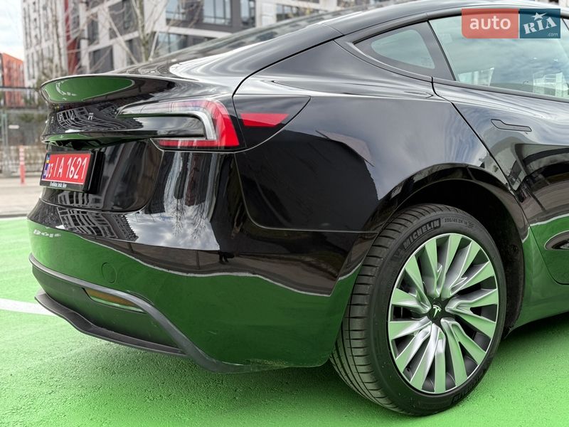 Седан Tesla Model 3 2024 в Києві