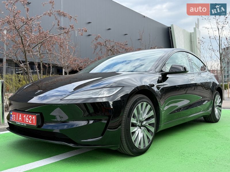Седан Tesla Model 3 2024 в Києві