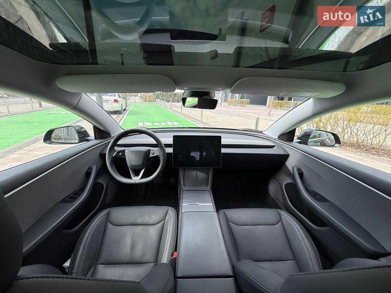Седан Tesla Model 3 2024 в Києві