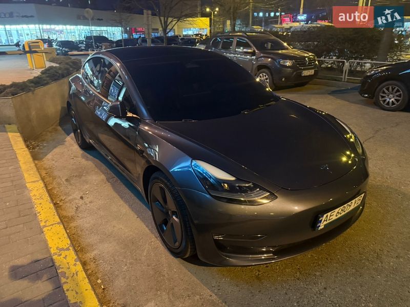Седан Tesla Model 3 2023 в Днепре