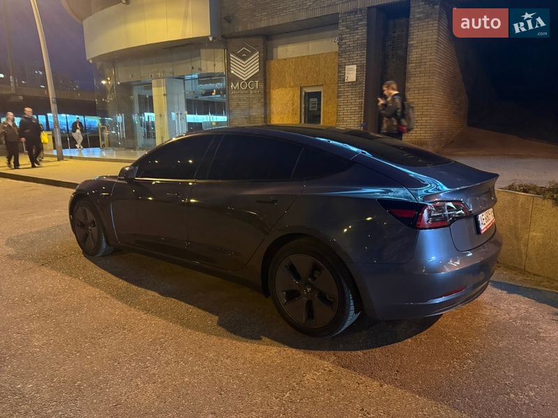 Седан Tesla Model 3 2023 в Днепре