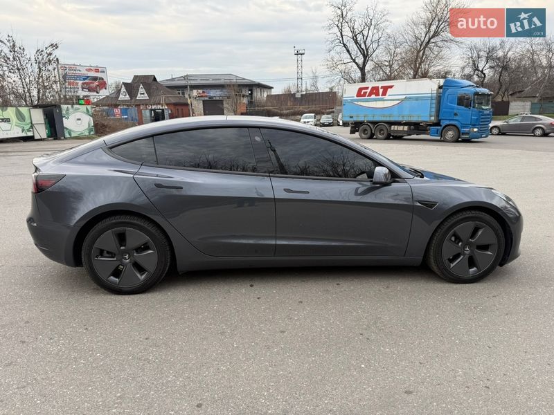 Седан Tesla Model 3 2023 в Днепре