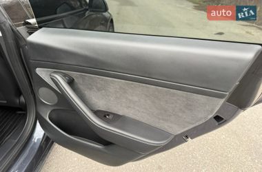 Седан Tesla Model 3 2023 в Днепре