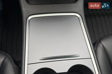 Седан Tesla Model 3 2023 в Днепре